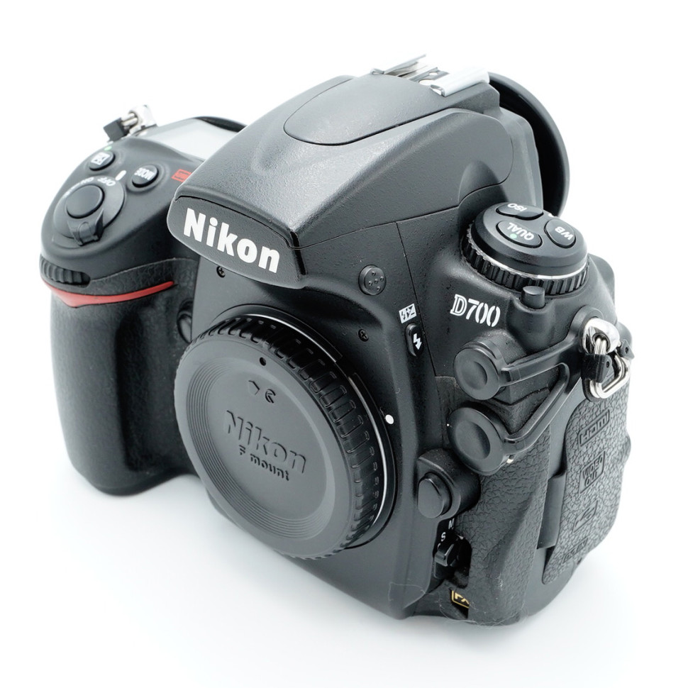 Nikon D700 (47200 кадров)