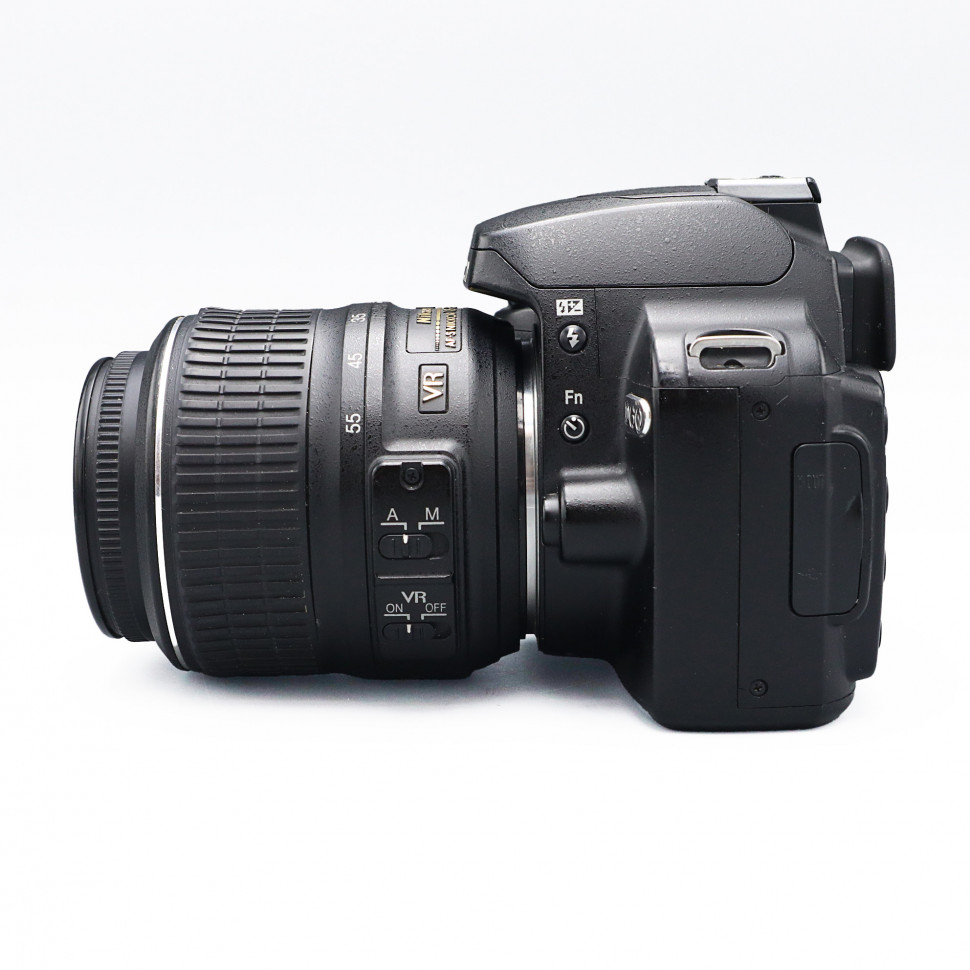 Nikon D60 Kit AF-S DX 18-55mm f/3.5-4.5 G VR (25.000 кадров)