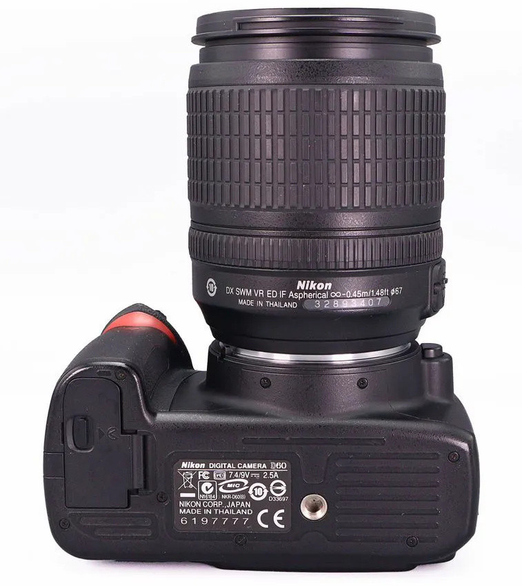 Nikon D60 Kit AF-S DX 18-105mm f/3.5-5.6 G ED VR (13.000 кадров)