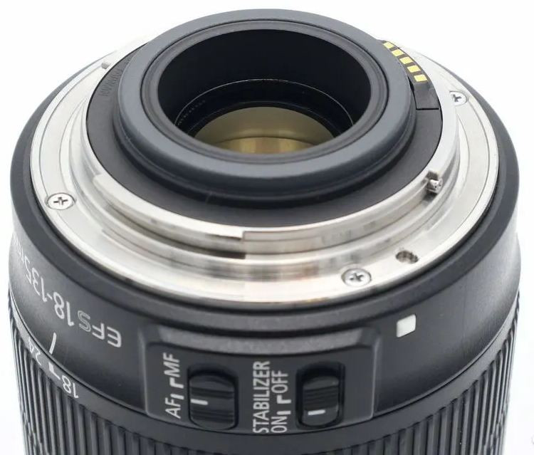 Canon EF-S 18-135mm f/3.5-5.6 IS  (сост. 4)