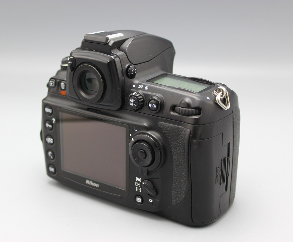 Nikon D700  (111 тыс. кадров)