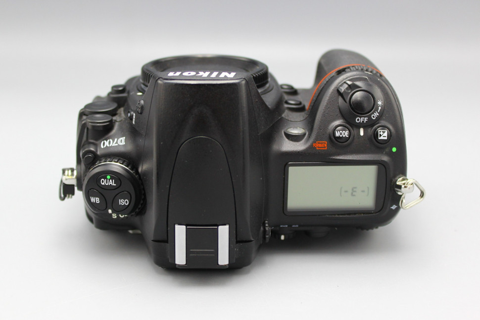 Nikon D700  (111 тыс. кадров)