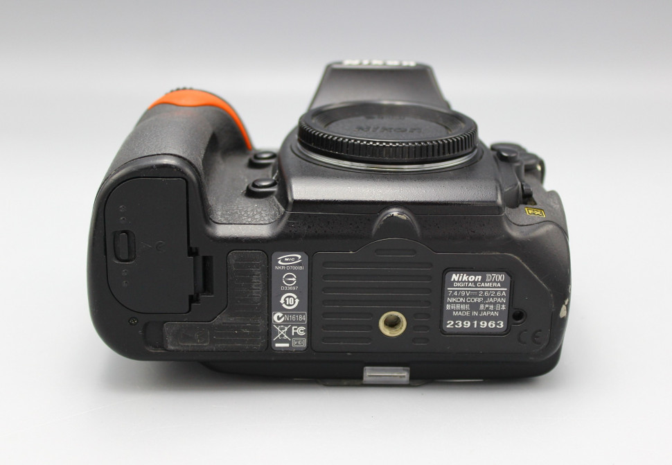 Nikon D700  (111 тыс. кадров)
