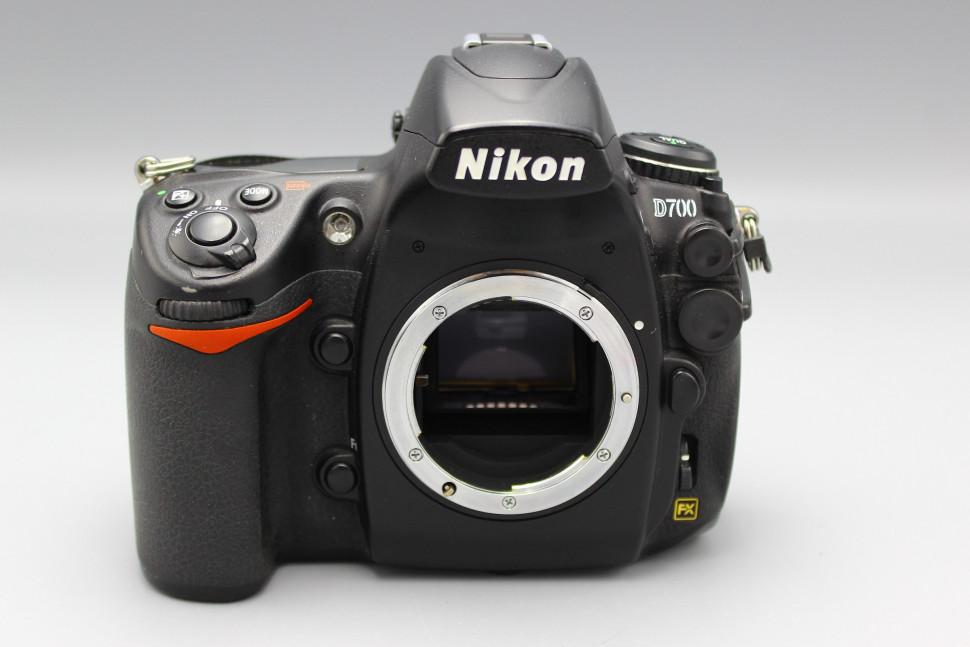 Nikon D700  (111 тыс. кадров)