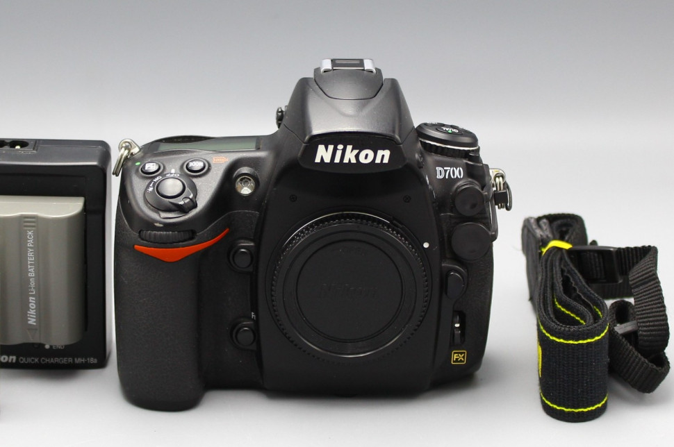 Nikon D700  (111 тыс. кадров)