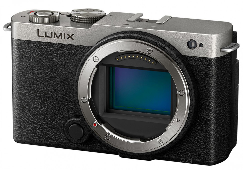Panasonic S9 Silver + Lumix S 26mm f/8