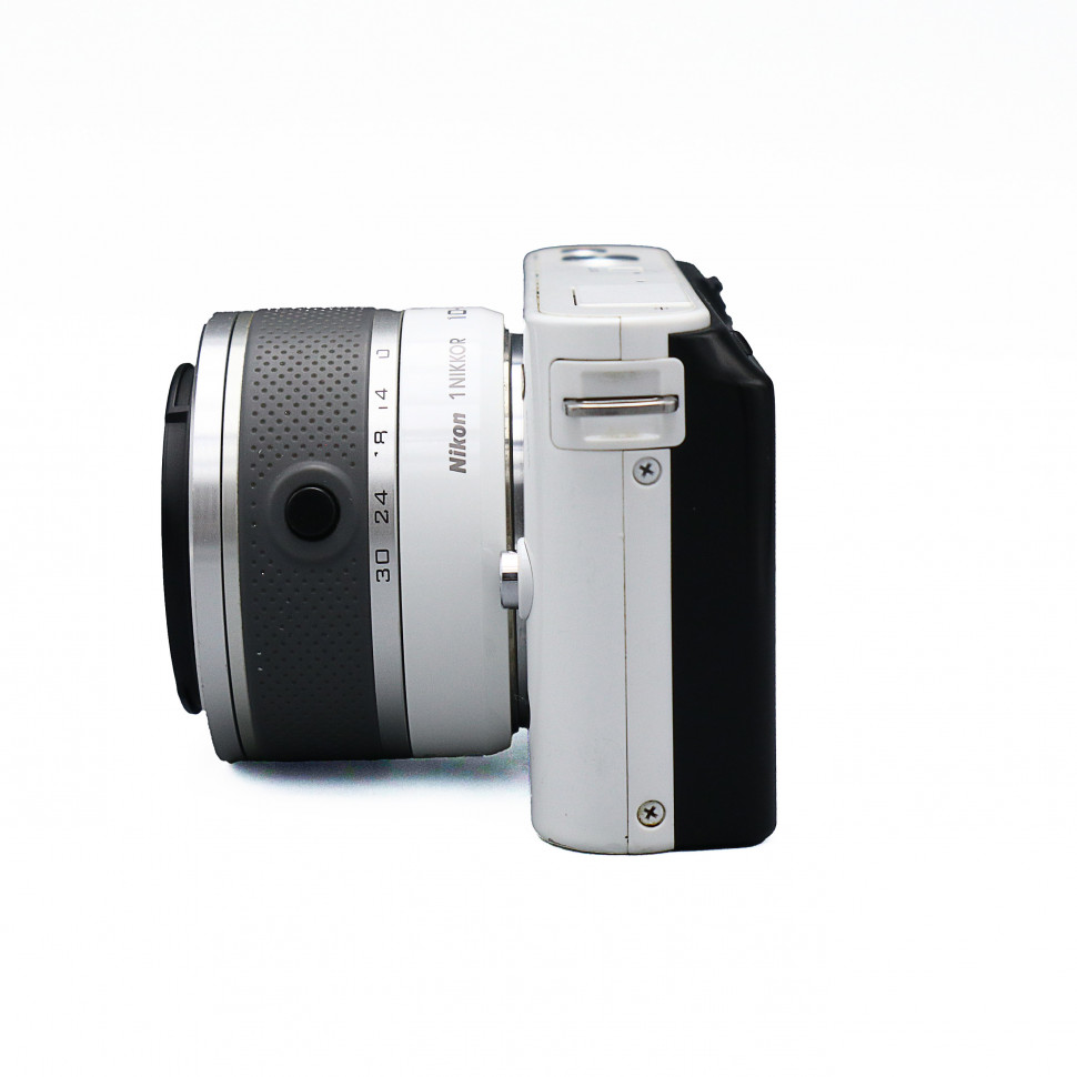 Nikon J1 Kit Nikkor 10-30mm VR (состояние 4)