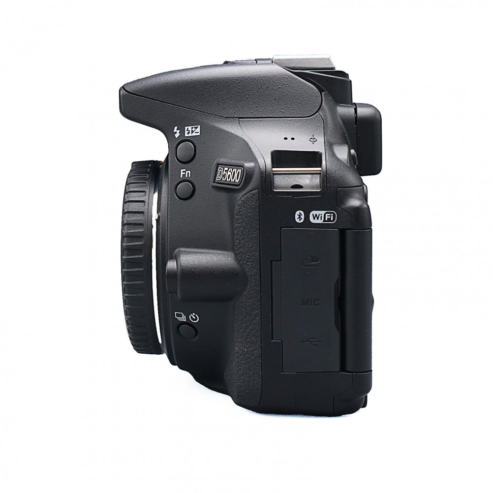 Nikon D5600 (9.000 кадров)