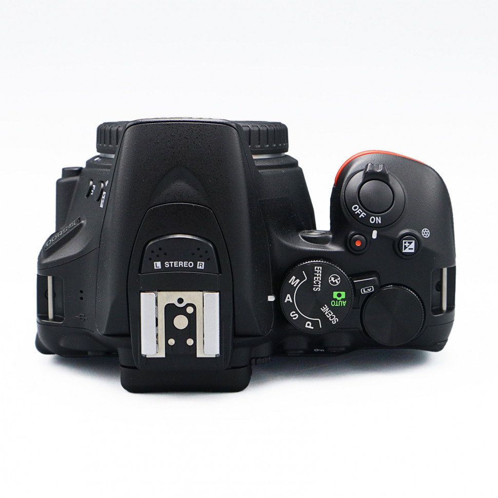 Nikon D5600 (9.000 кадров)