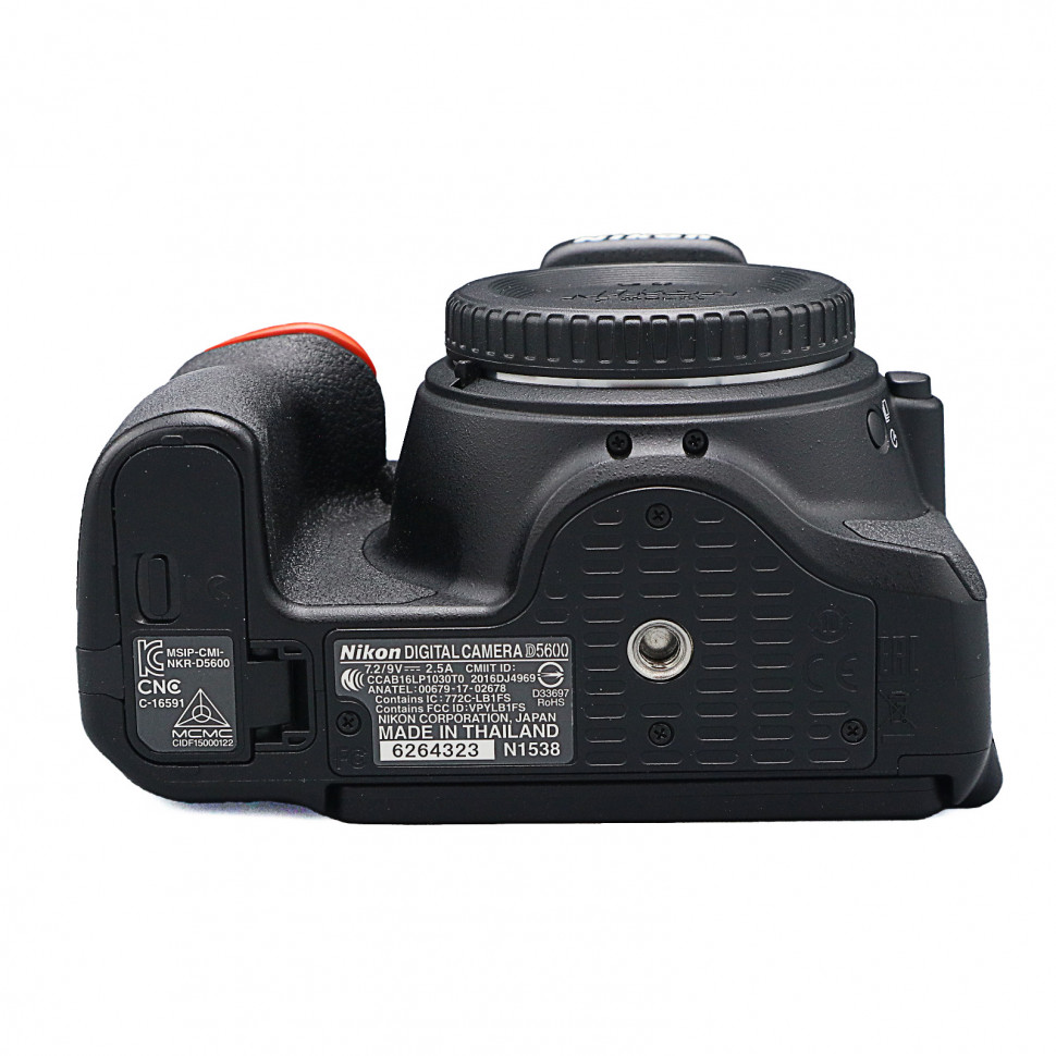 Nikon D5600 (9.000 кадров)