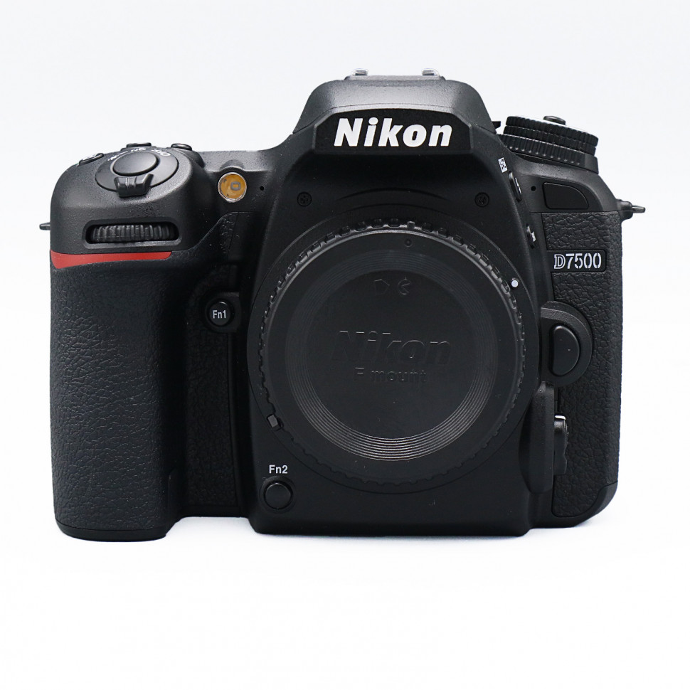 Nikon D7500 (11.000 кадров)