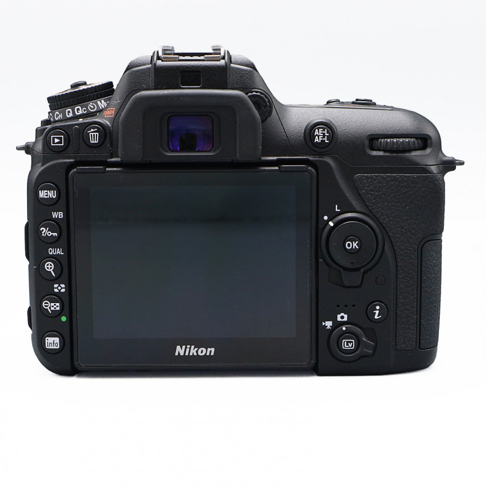 Nikon D7500 (11.000 кадров)