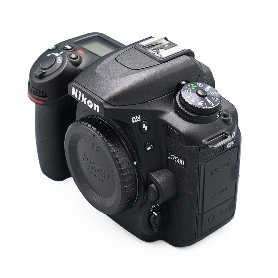 Nikon D7500 (11.000 кадров)