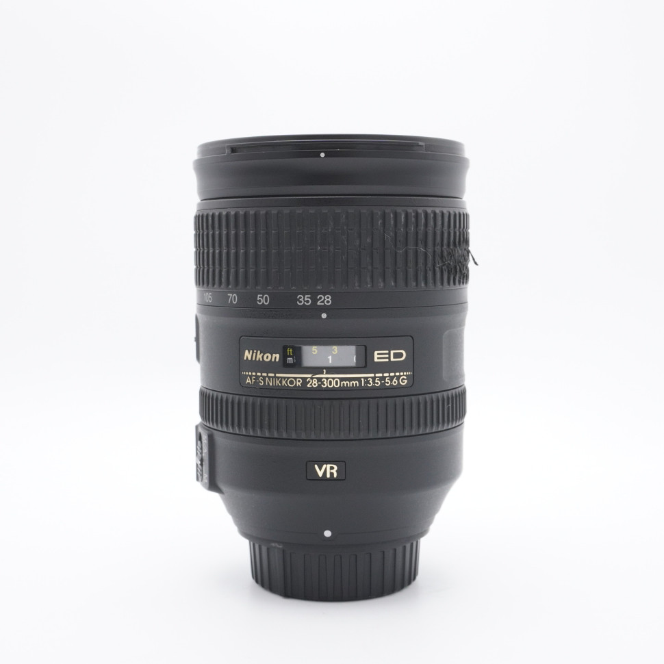 Nikon 28-300mm f/3.5-5.6G AF-S ED VR (состояние 4)