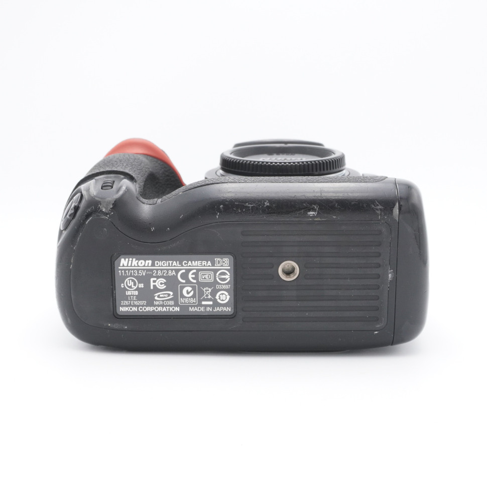 Nikon D3 body (283000 кадров)