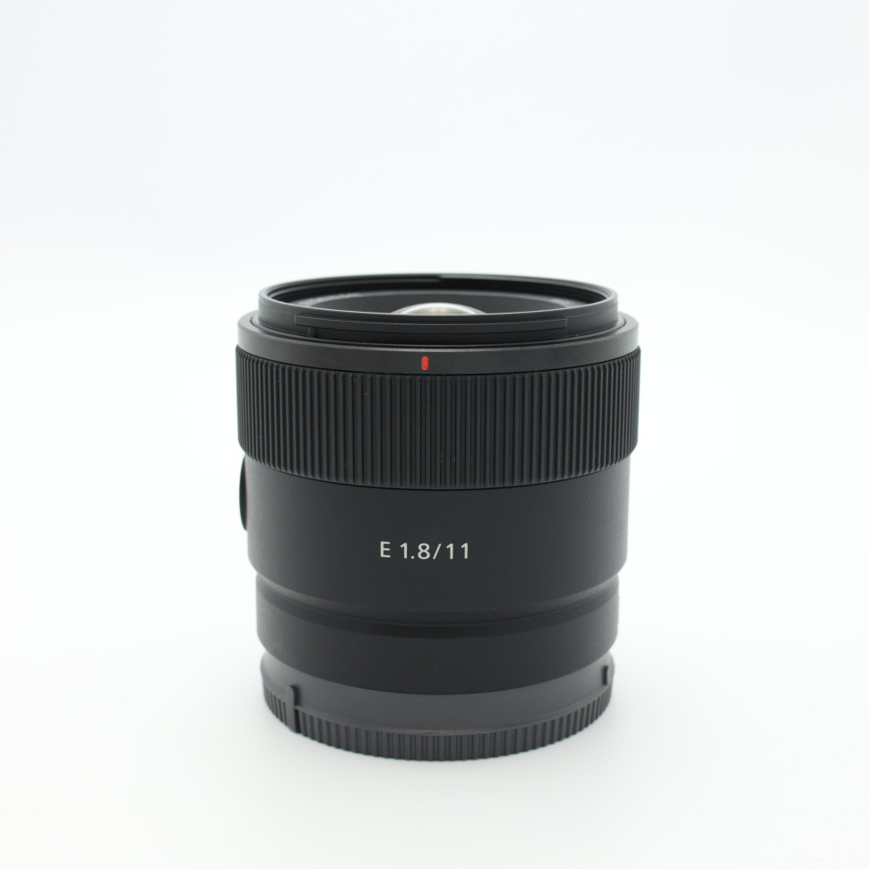 Sony E 11mm f/1.8 (сост. 5-)