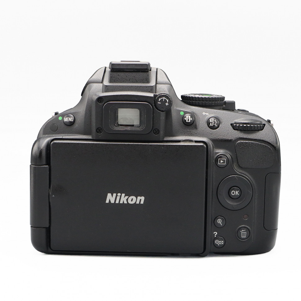 Nikon D5100 kit 18-55mm (18500 кадров)