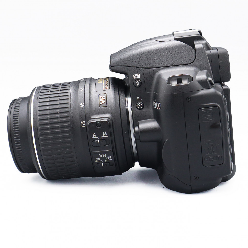 Nikon D5000 Kit AF-S 18-55mm VR (22.000 кадров)