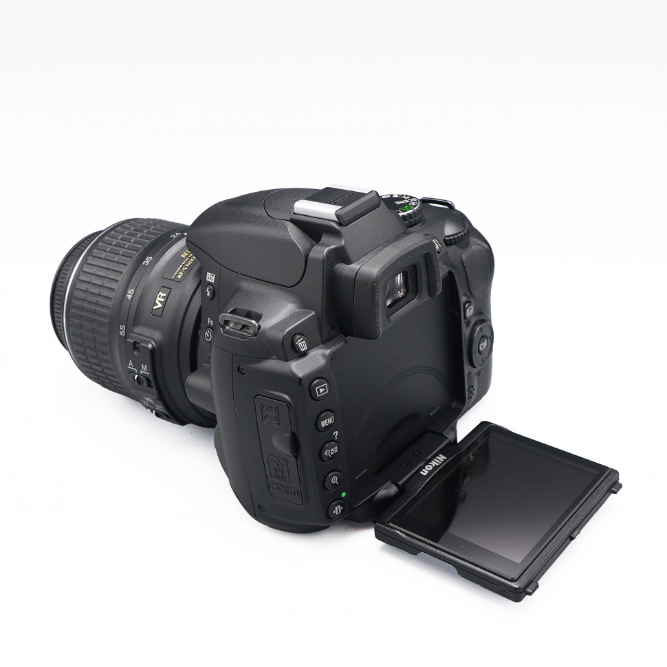 Nikon D5000 Kit AF-S 18-55mm VR (22.000 кадров)