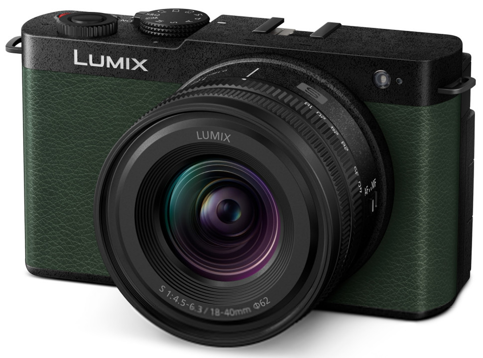 Фотоаппарат Panasonic S9  + Lumix S 18-40mm f/4.5-6.3 зеленый