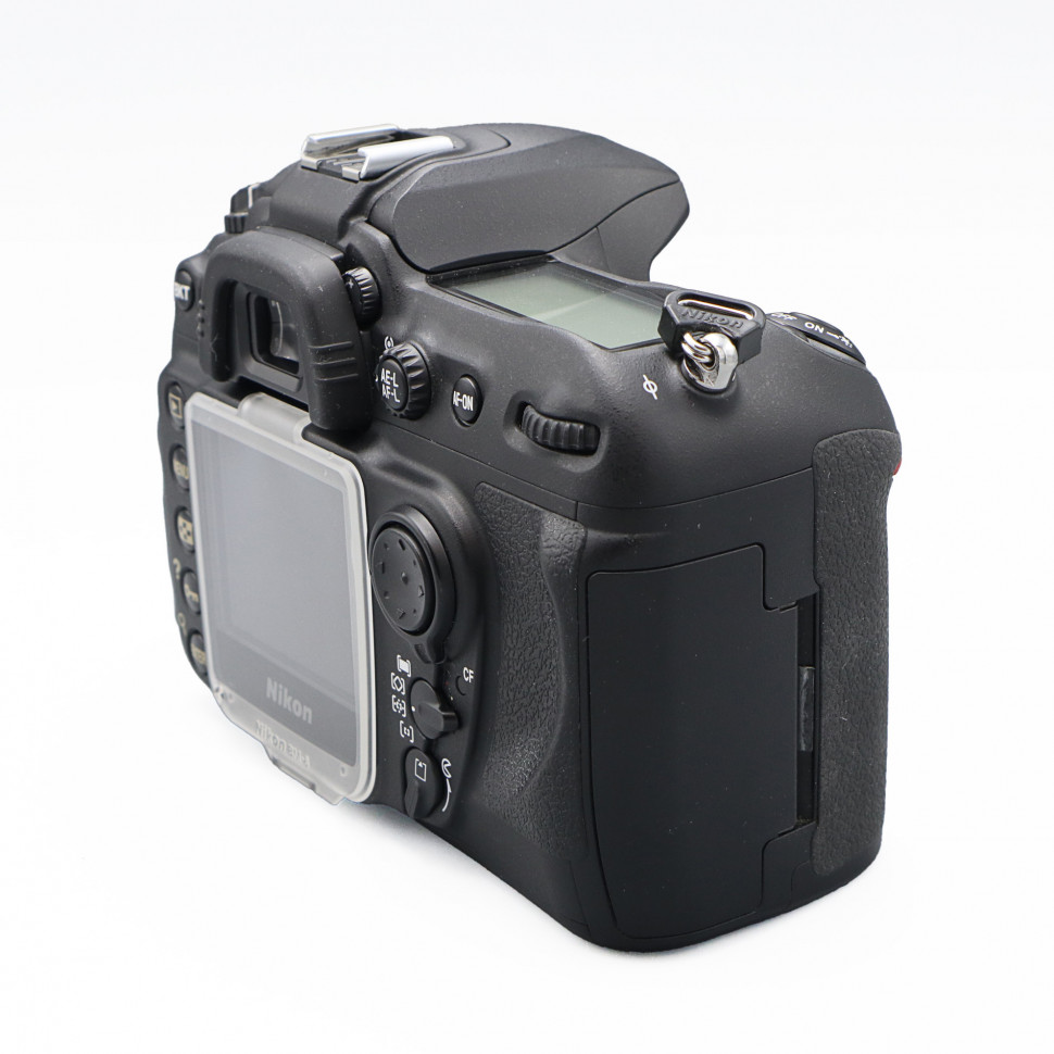 Nikon D200 (14.200 кадров)