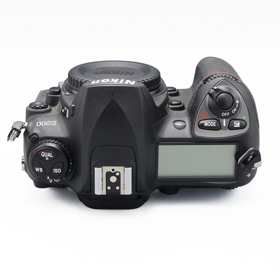 Nikon D200 (14.200 кадров)