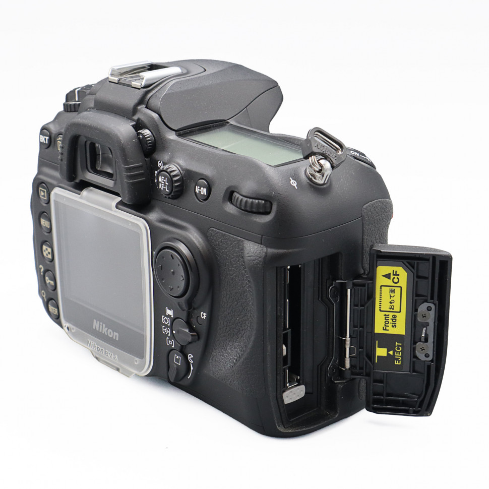 Nikon D200 (14.200 кадров)