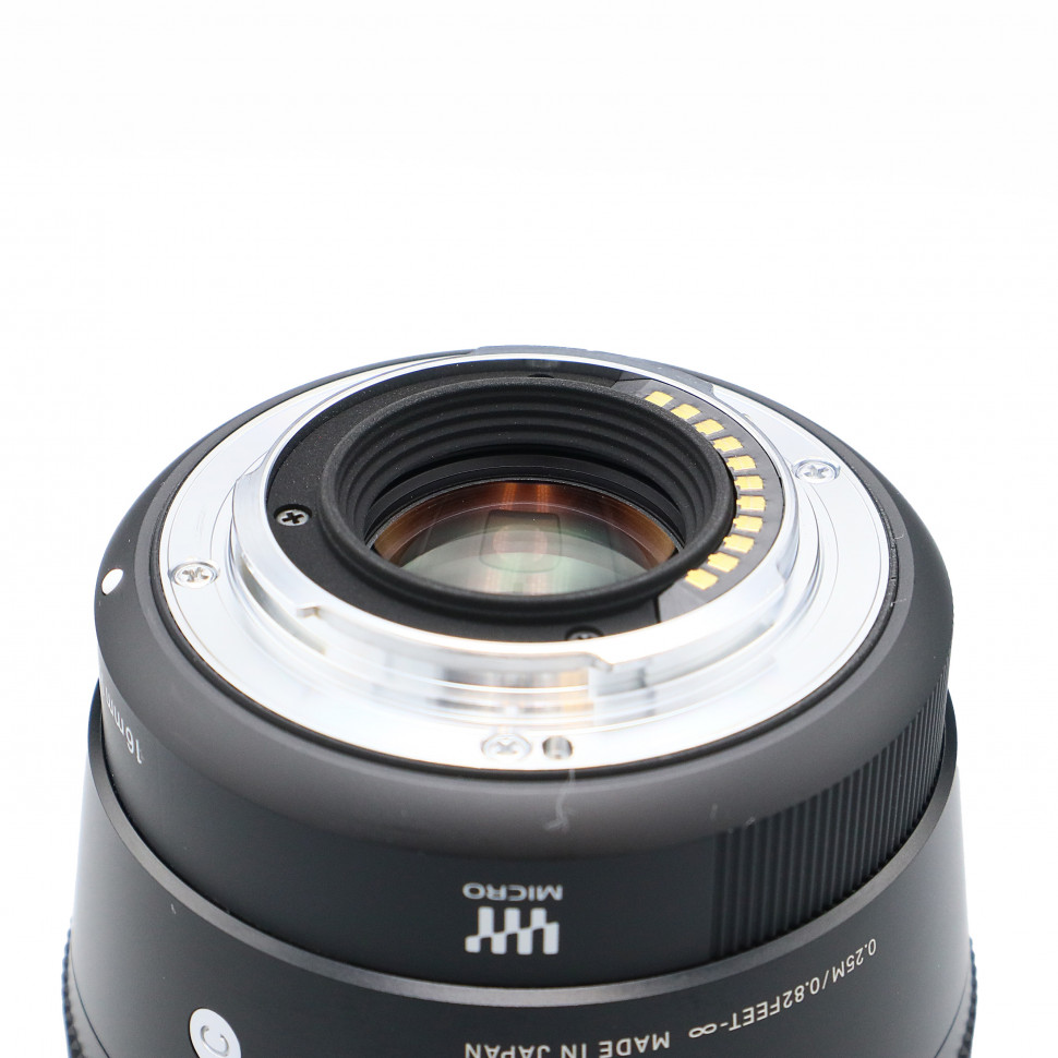 Sigma 16mm f/1.4 DC DN Micro 4/3 (состояние 5-)