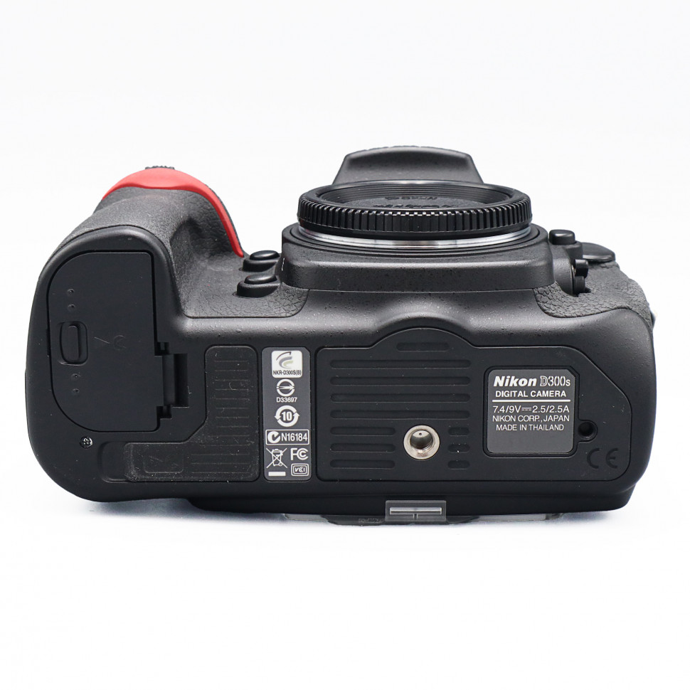 Nikon D300S (9.500 кадров)