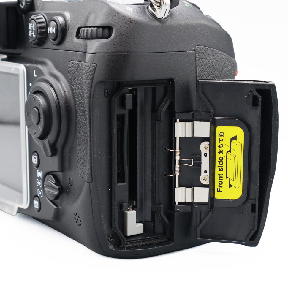 Nikon D300S (9.500 кадров)