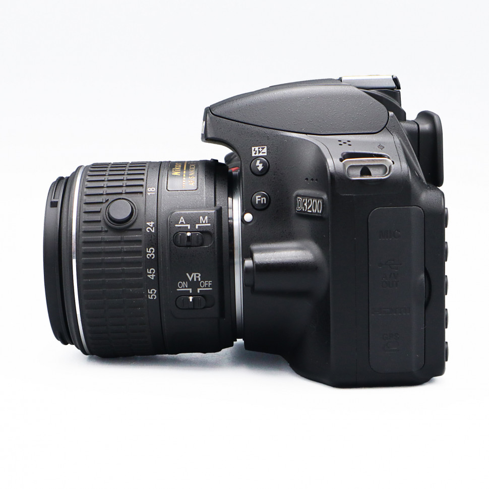 Nikon D3200 Kit AF-S 18-55mm f/3.5-5.6G VR II (8.500 кадров)