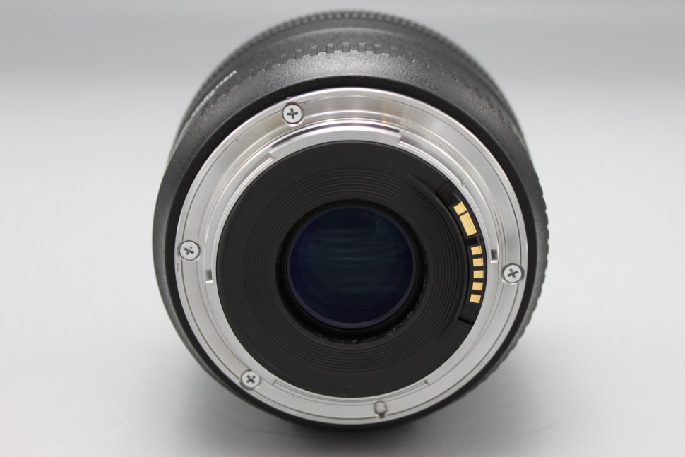 Canon EF 35mm f/2 IS USM(Like new)