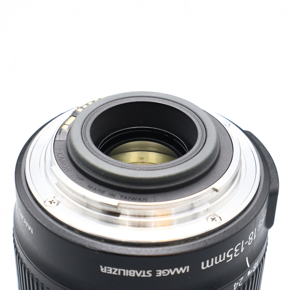 Canon EF-S 18-135mm f/3.5-5.6 IS (состояние 4)