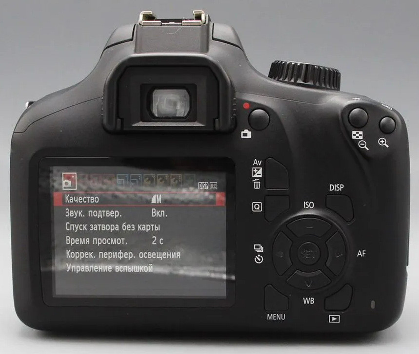Canon EOS 4000D Kit 18-55mm III(16800 кадров)