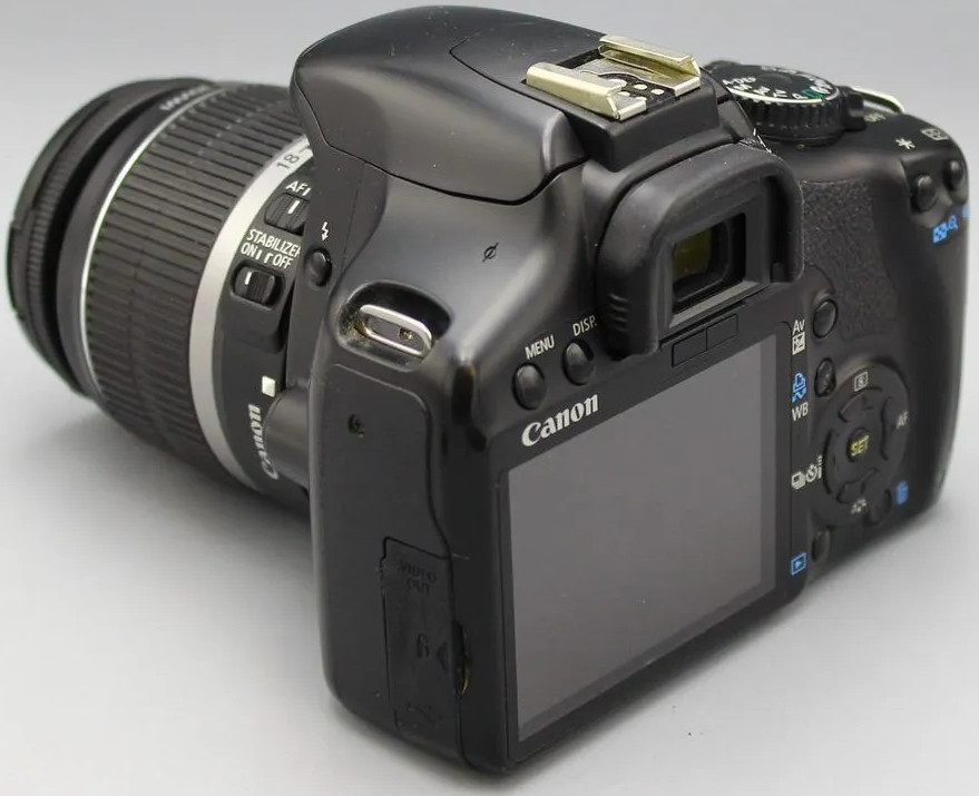 Canon EOS 450D kit 18-55 IS(17000 кадров)
