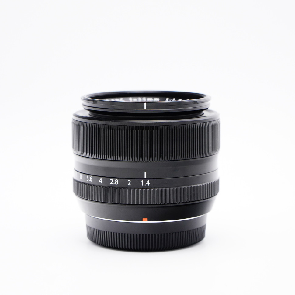 Fujifilm XF 35mm f/1.4 R  (состояние 5-)