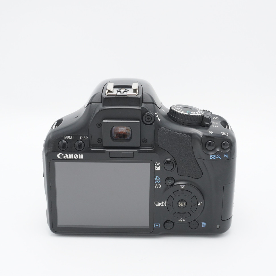 Canon EOS 450D Kit EF-S 18-55mm IS (33.900 кадров)