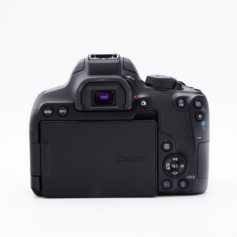 Canon EOS Rebel T8i (2.000 кадров)