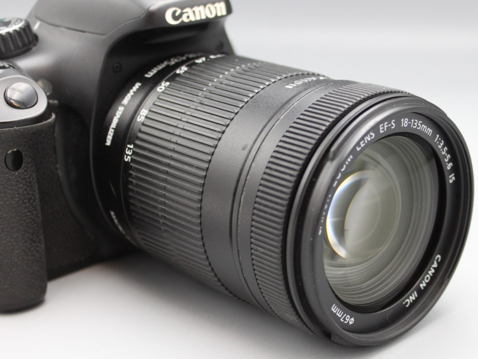 Canon EOS 550D kit 18-135 IS (24500 к)