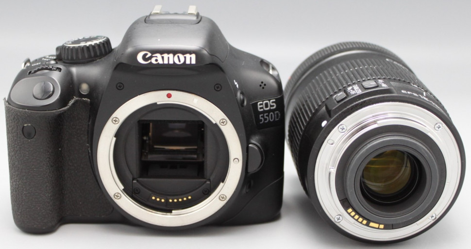 Canon EOS 550D kit 18-135 IS (24500 к)