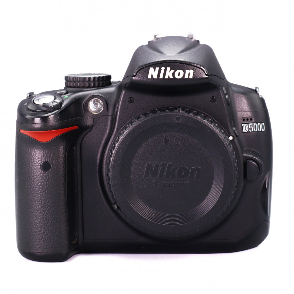 Nikon D5000 (70.000 кадров)
