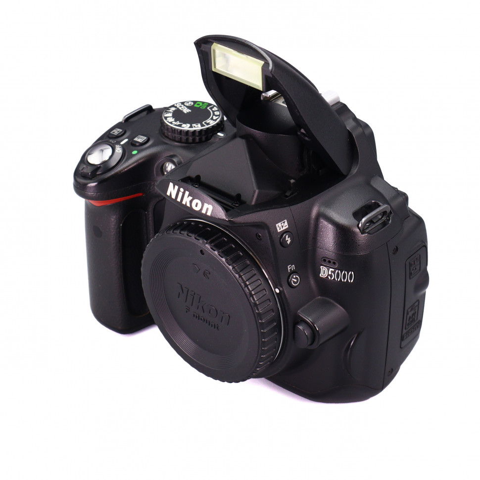 Nikon D5000 (70.000 кадров)