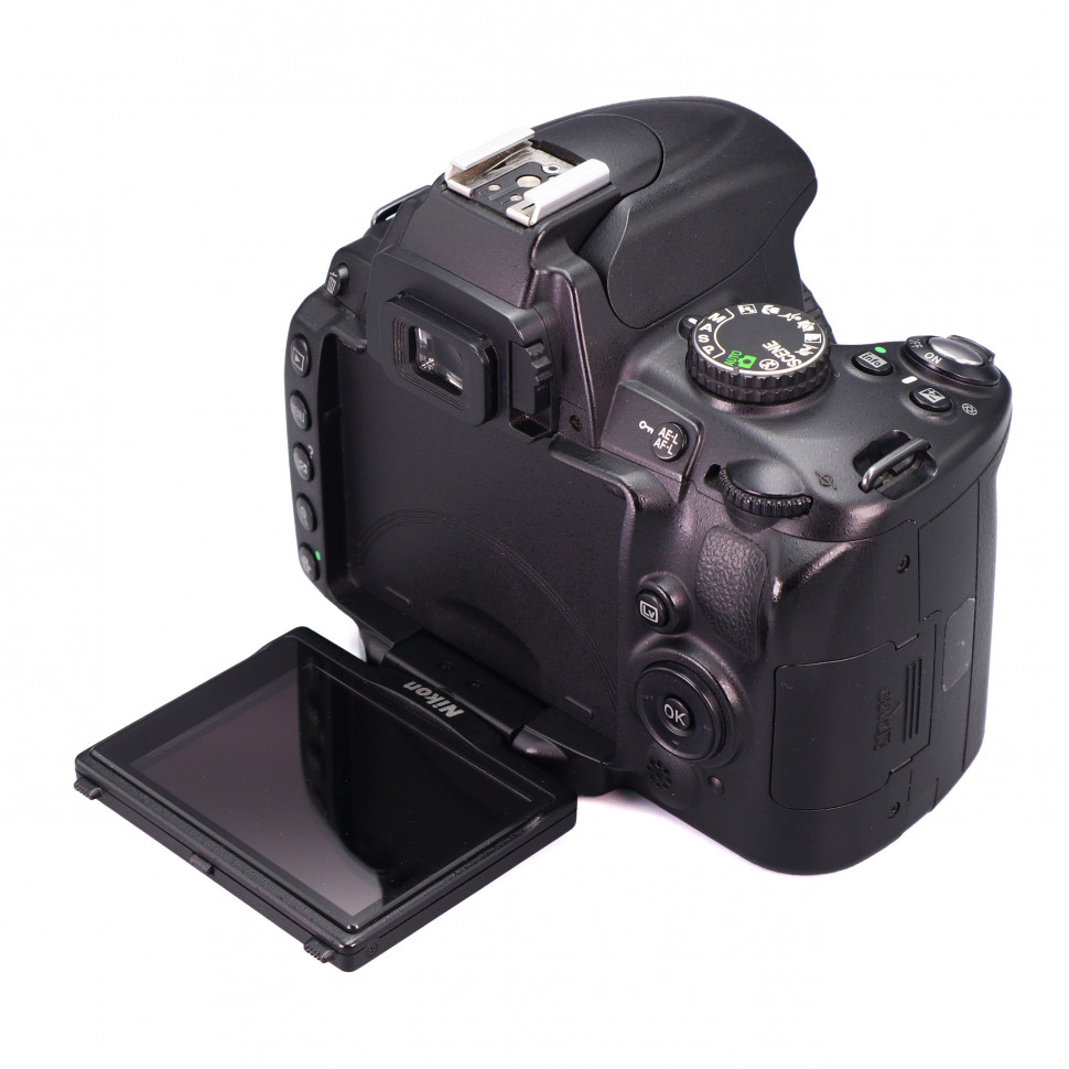 Nikon D5000 (70.000 кадров)