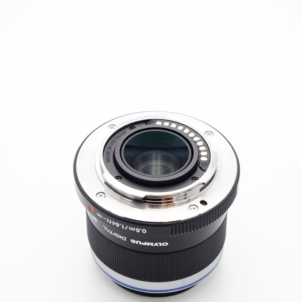 Olympus M.Zuiko Digital 45mm f/1.8 (состояние 5)