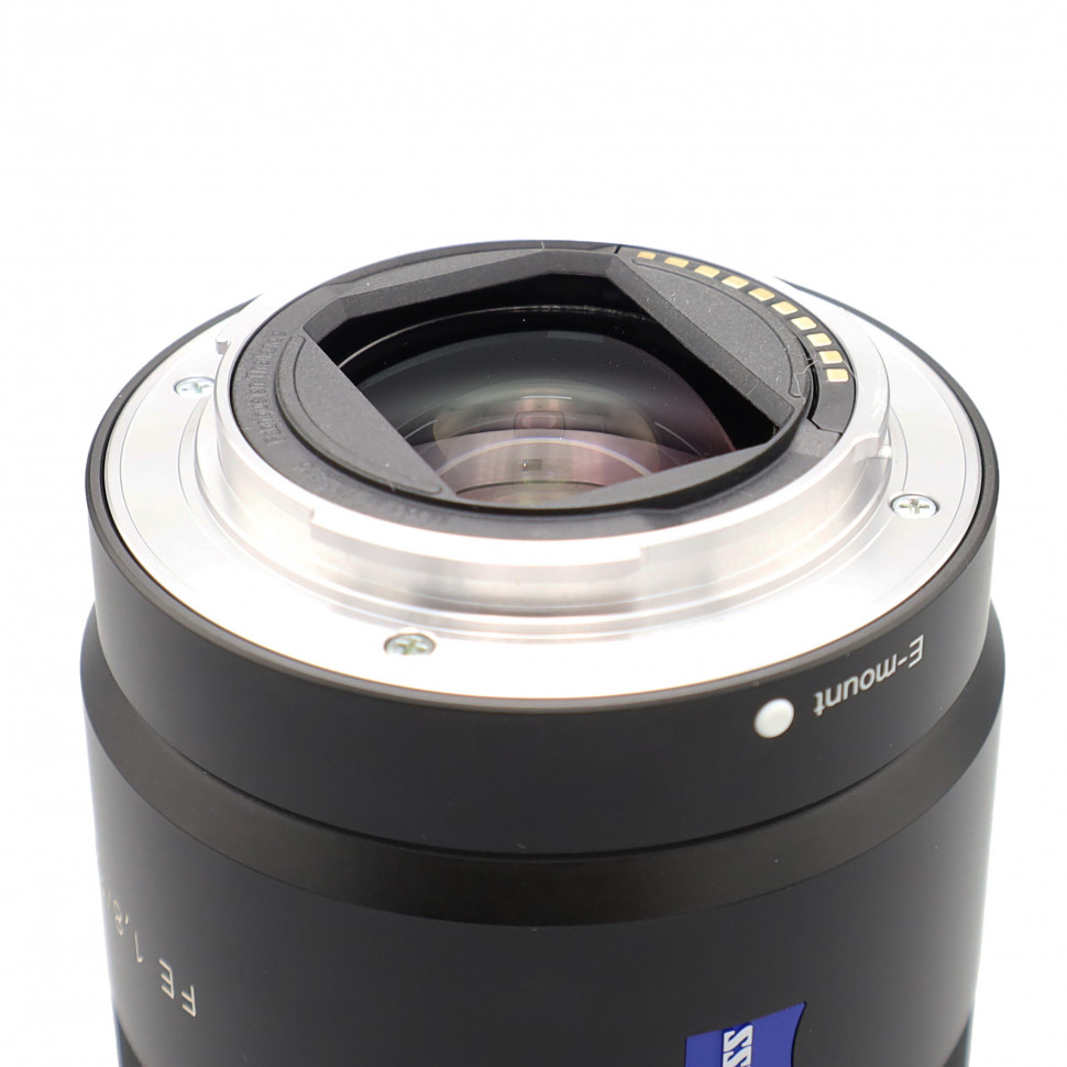 Sony Zeiss Sonnar T* FE 55mm f/1.8 ZA (Like new)