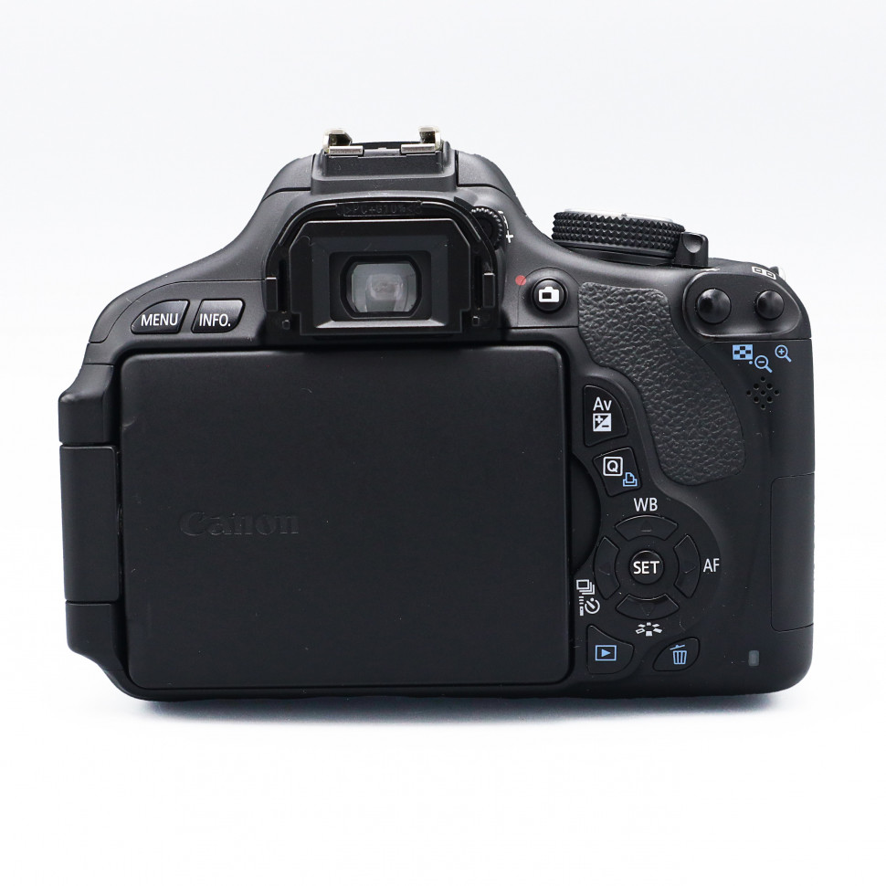 Canon EOS 600D kit 18-55mm IS II(25100 кадров)