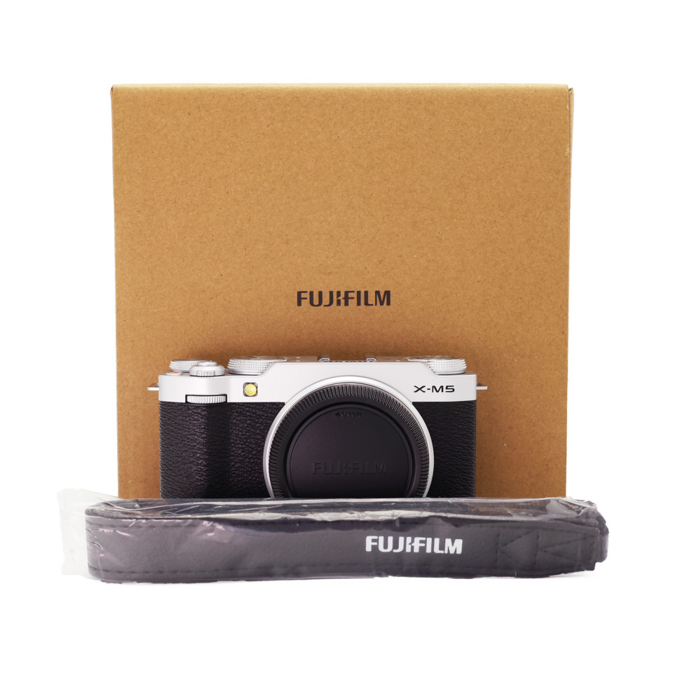 Fujifilm X-M5 body silver (состояние 5-)