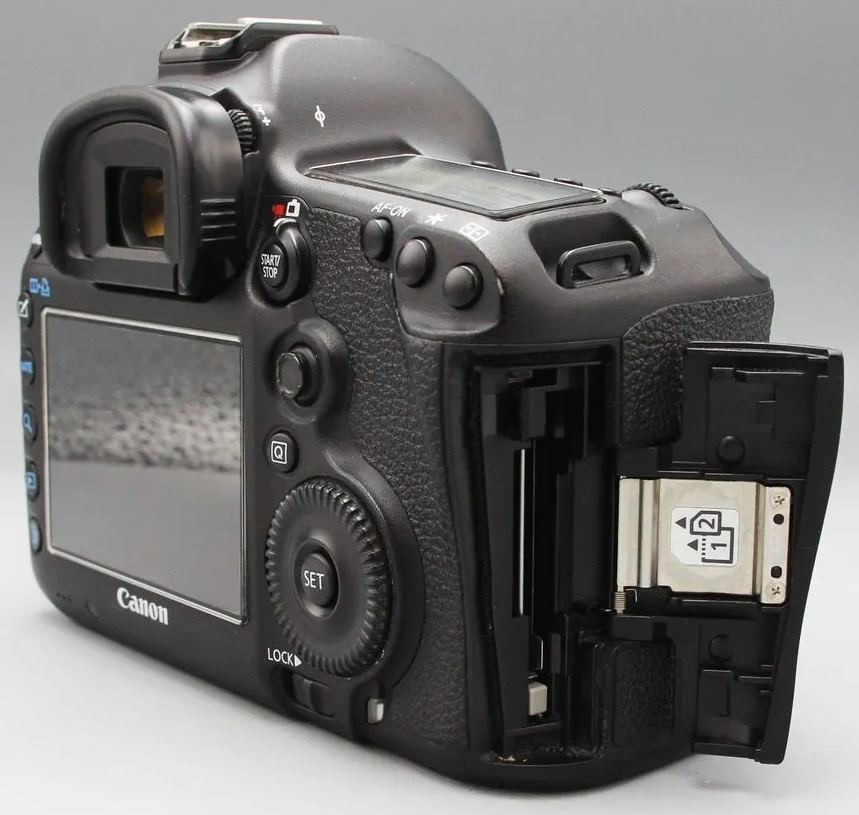 Canon EOS 5D mark III (179000 кадров)