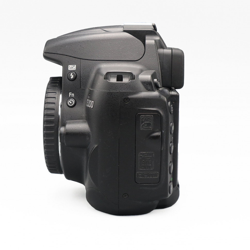 Nikon D5000 (14500 кадров)