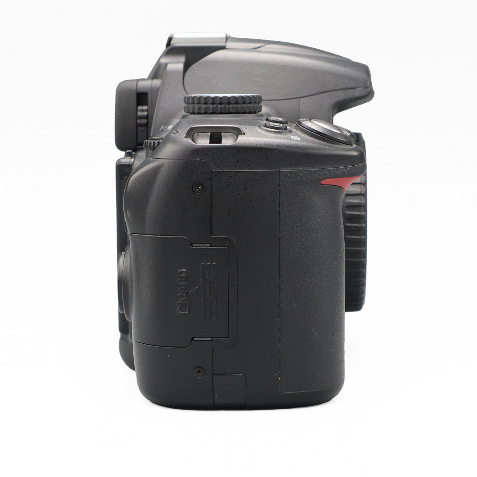 Nikon D5000 (14500 кадров)